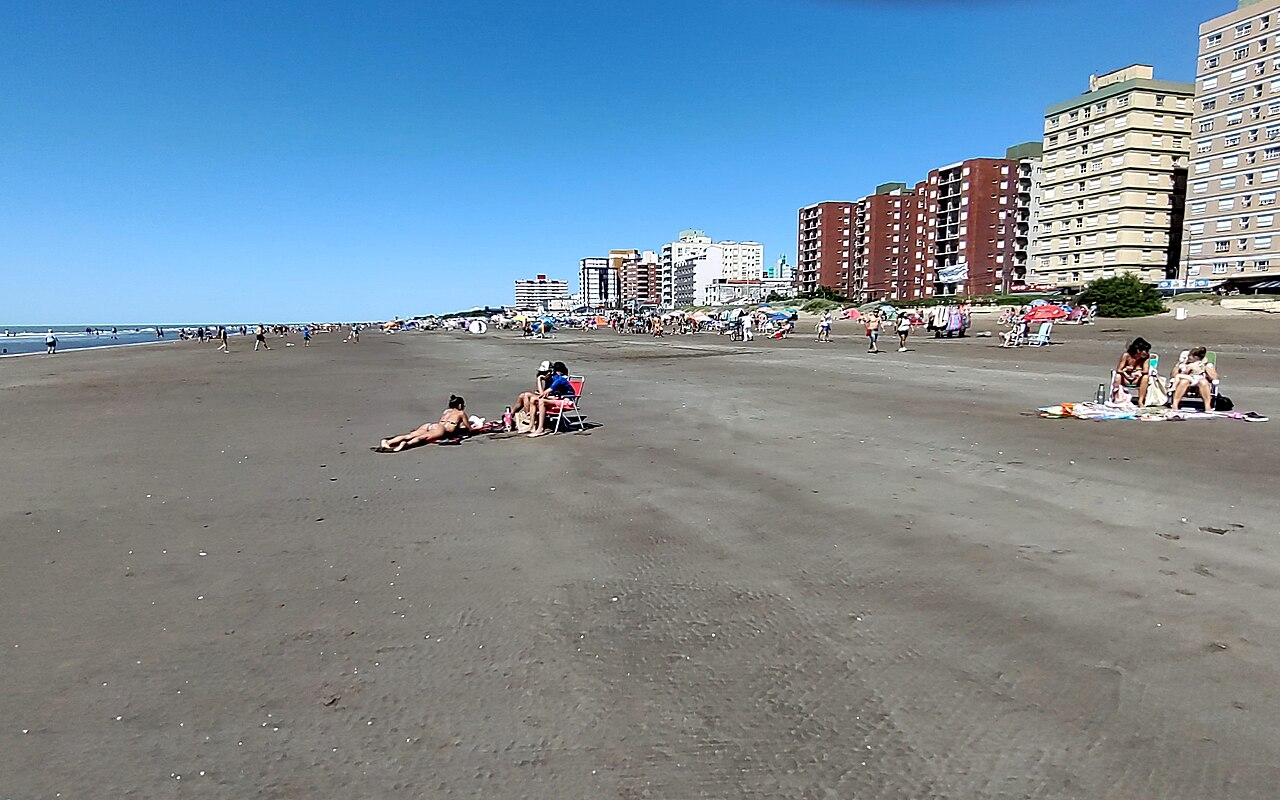 Playa y costa de Mar de Ajó